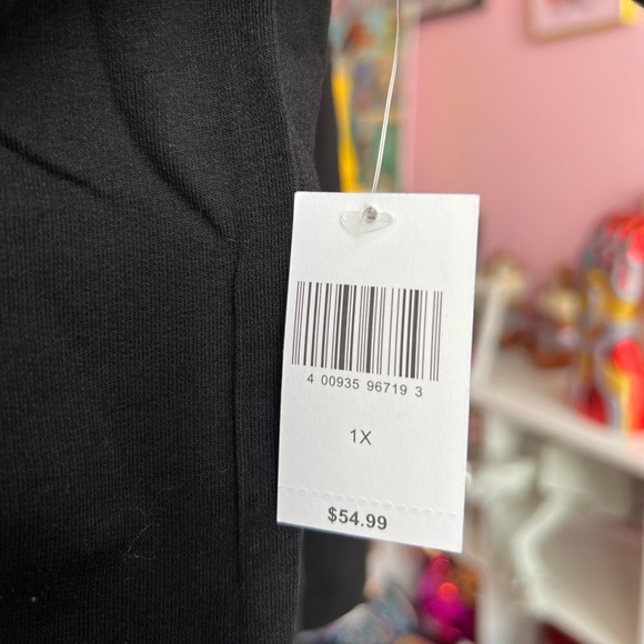 Brand New Marvel Avengers Spirit Sweater ✨ - Picture 5 of 6